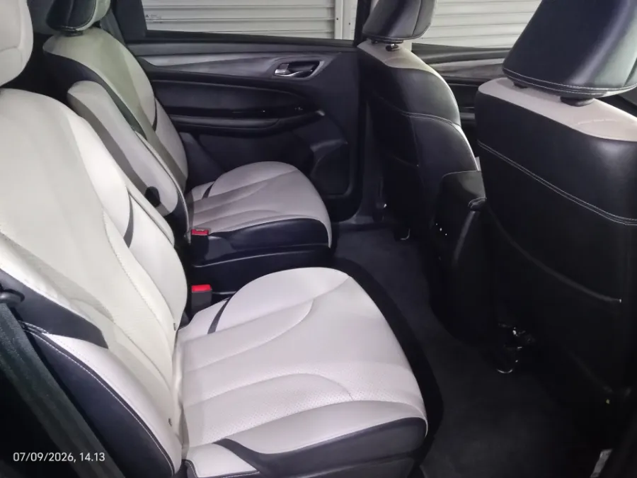 Foto Mobil Bekas Kabin Belakang Wuling Cortez 1.5 L T Lux tahun 2022